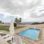 Casa El Pinito No Groups Under 27 *