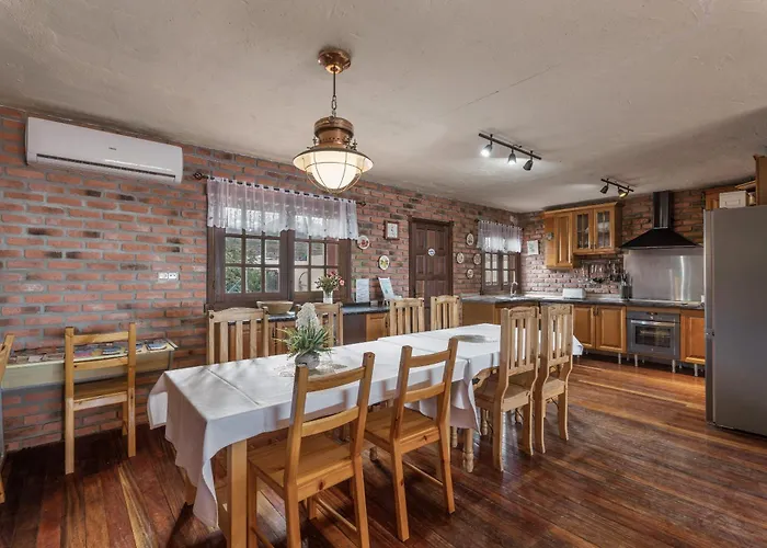 Casa El Pinito No Groups Under 27