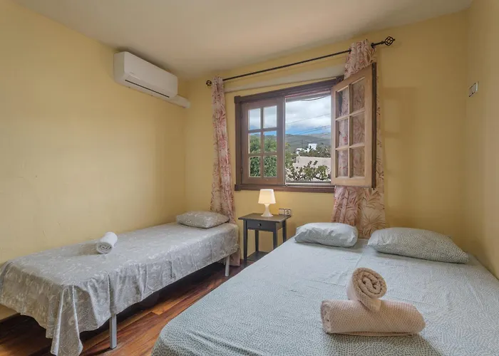 Casa El Pinito No Groups Under 27 * Tamaide