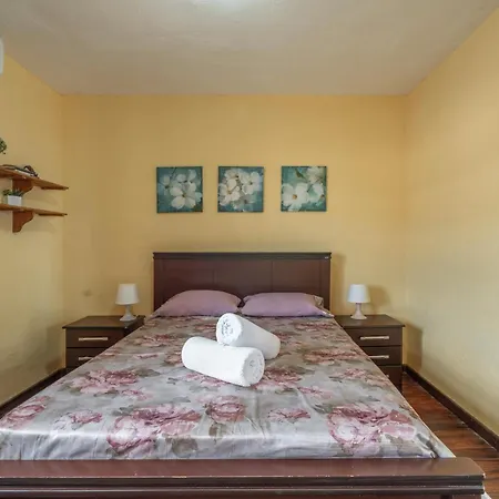 بيت للعطل Casa El Pinito No Groups Under 27 *