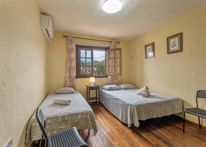 Casa El Pinito No Groups Under 27 * Tamaide