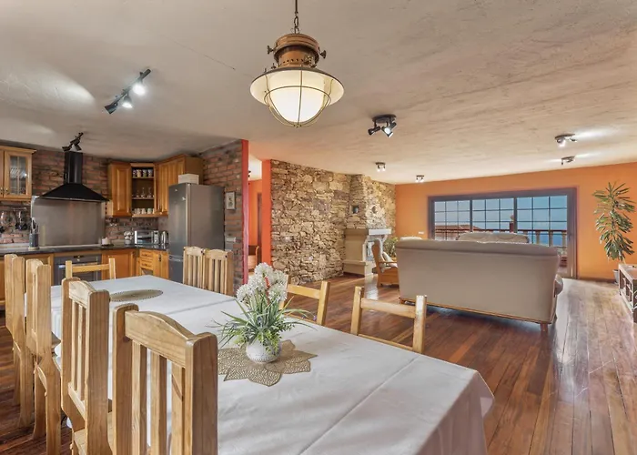 Holiday home Casa El Pinito No Groups Under 27